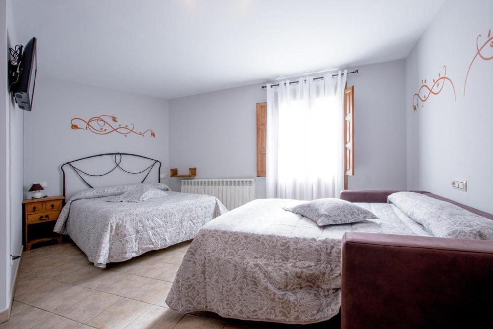 Hostal Antiguo Hospital Linares de Mora Luaran gambar