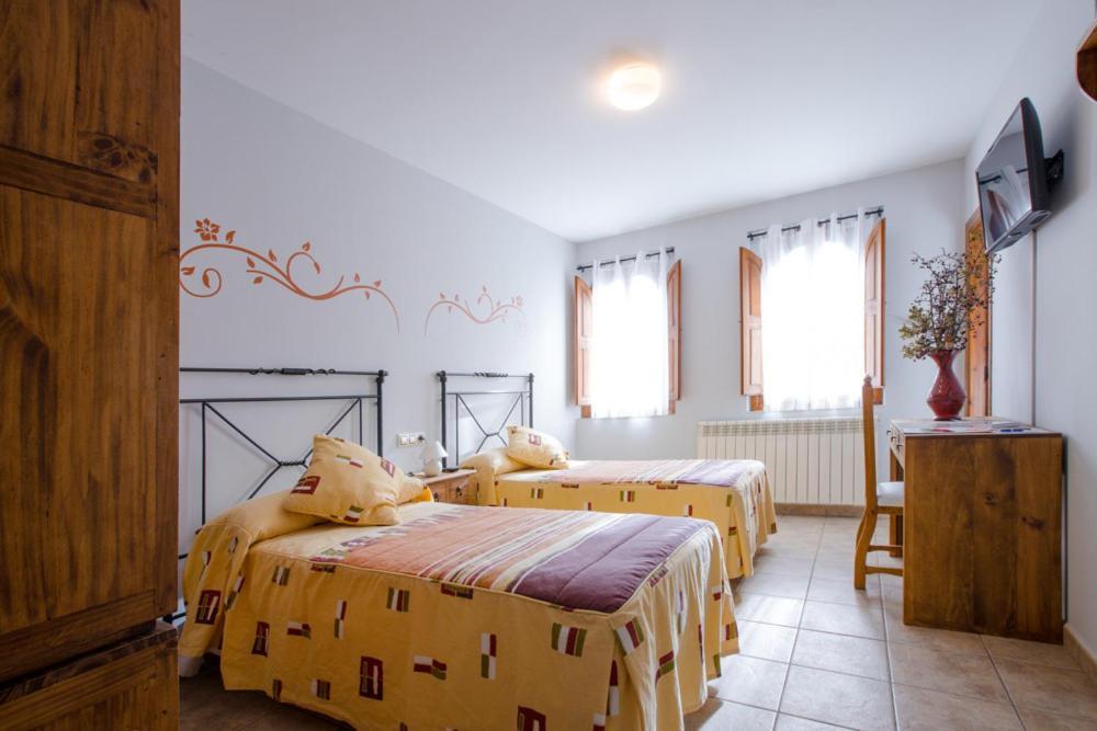 Hostal Antiguo Hospital Linares de Mora Luaran gambar