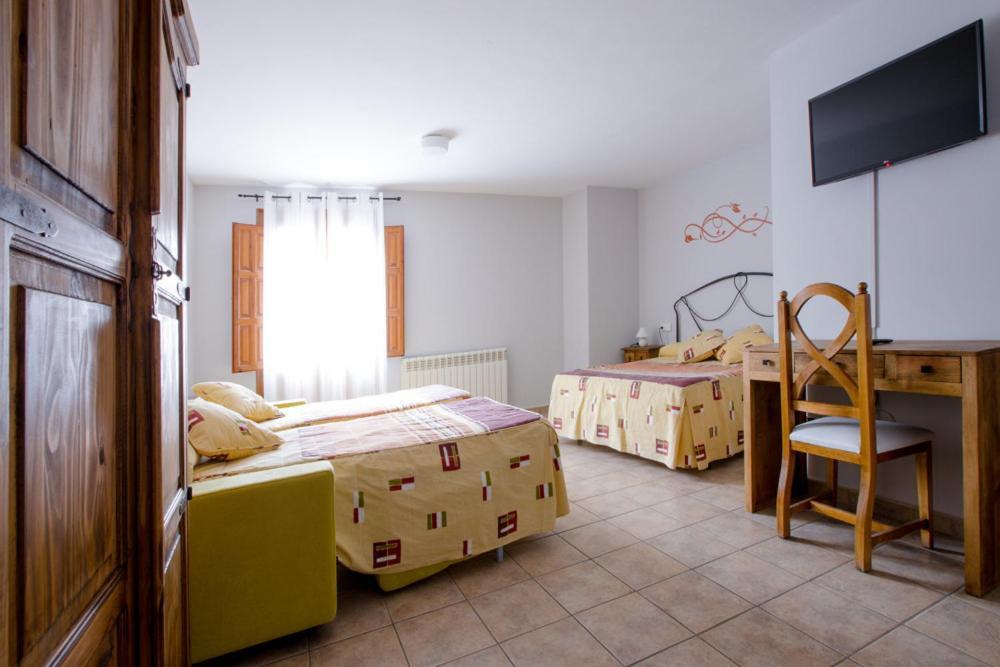 Hostal Antiguo Hospital Linares de Mora Luaran gambar