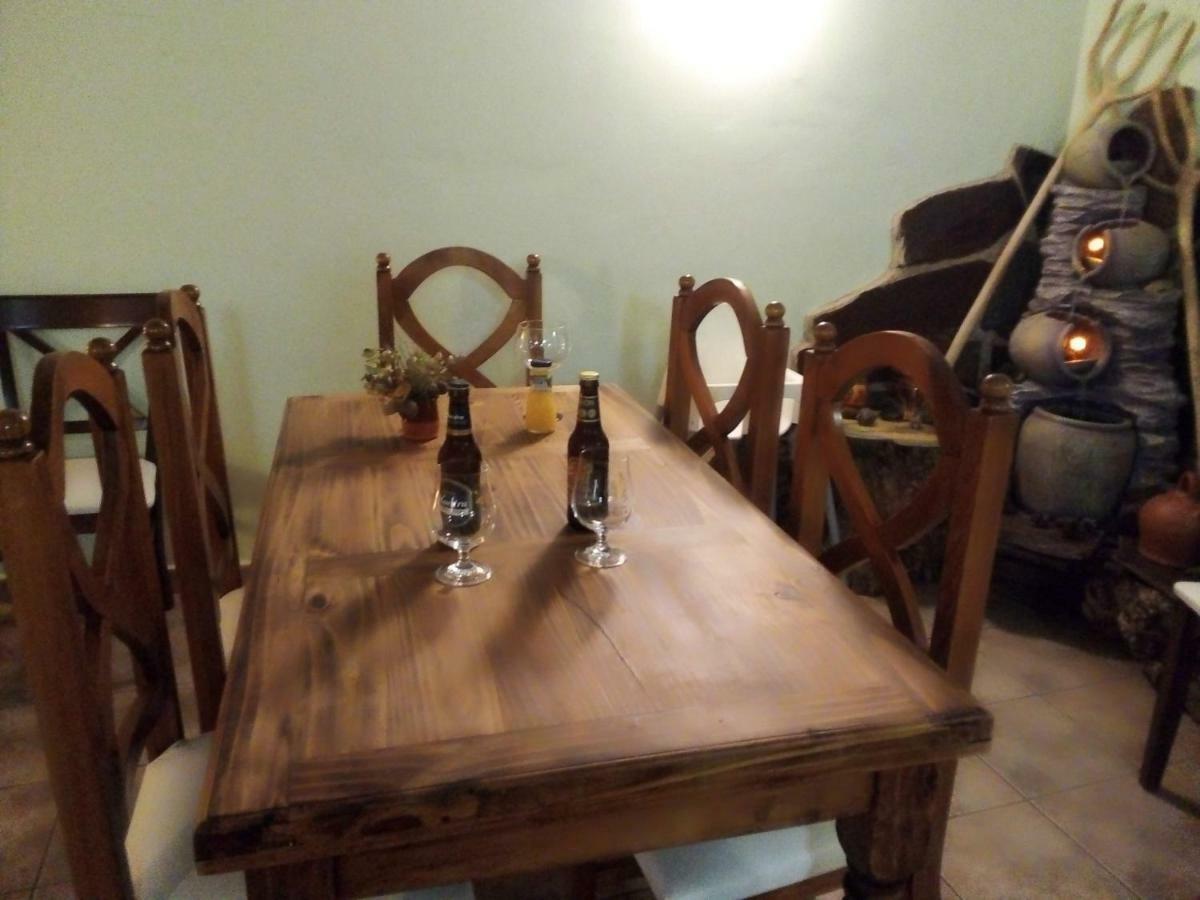 Hostal Antiguo Hospital Linares de Mora Luaran gambar