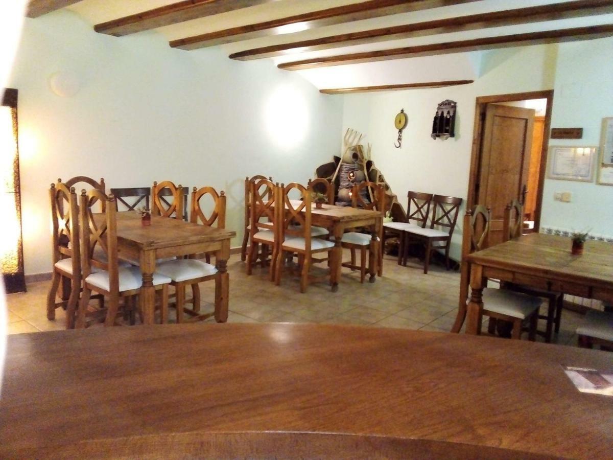 Hostal Antiguo Hospital Linares de Mora Luaran gambar