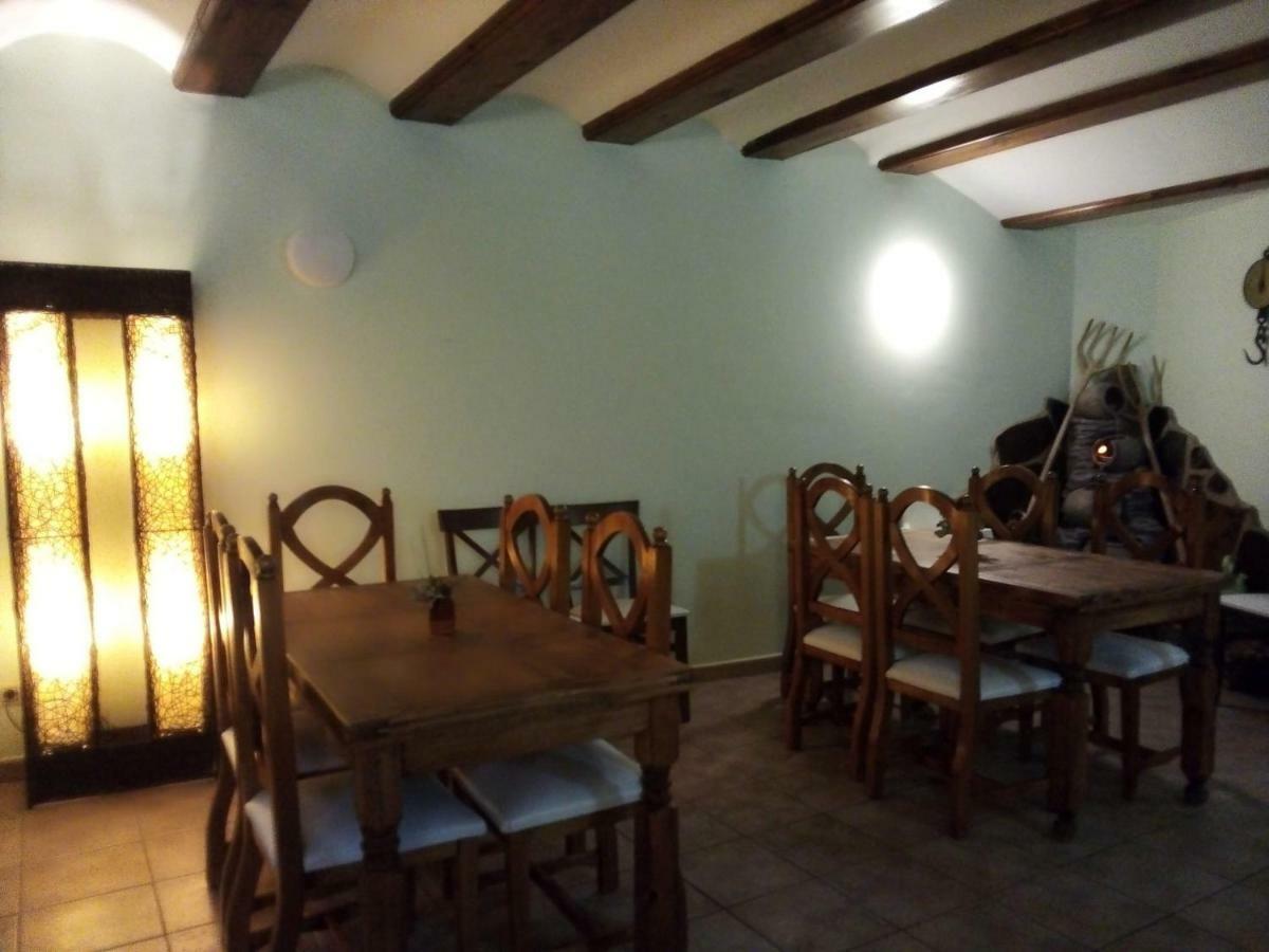 Hostal Antiguo Hospital Linares de Mora Luaran gambar